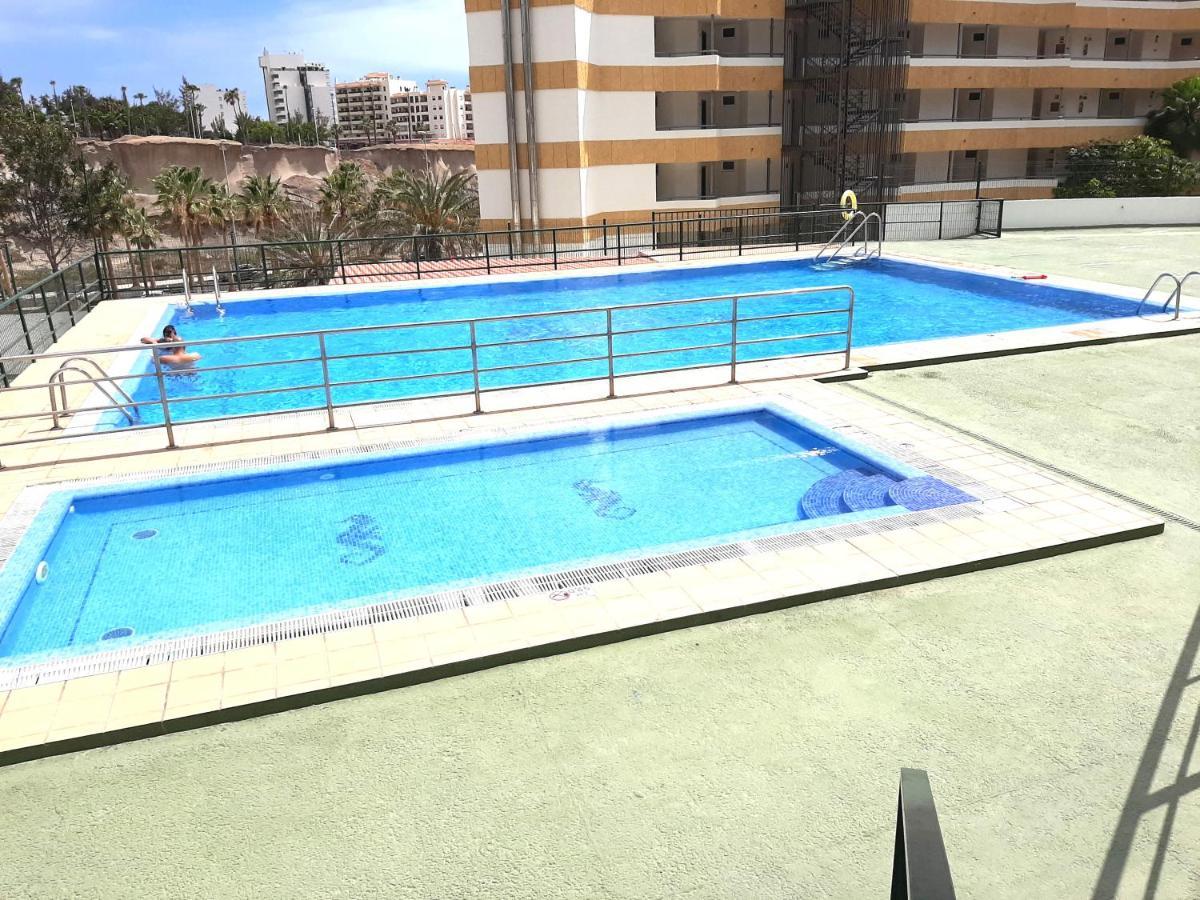 Perfectly Located Apartment With Pool Playa de las Americas  Luaran gambar